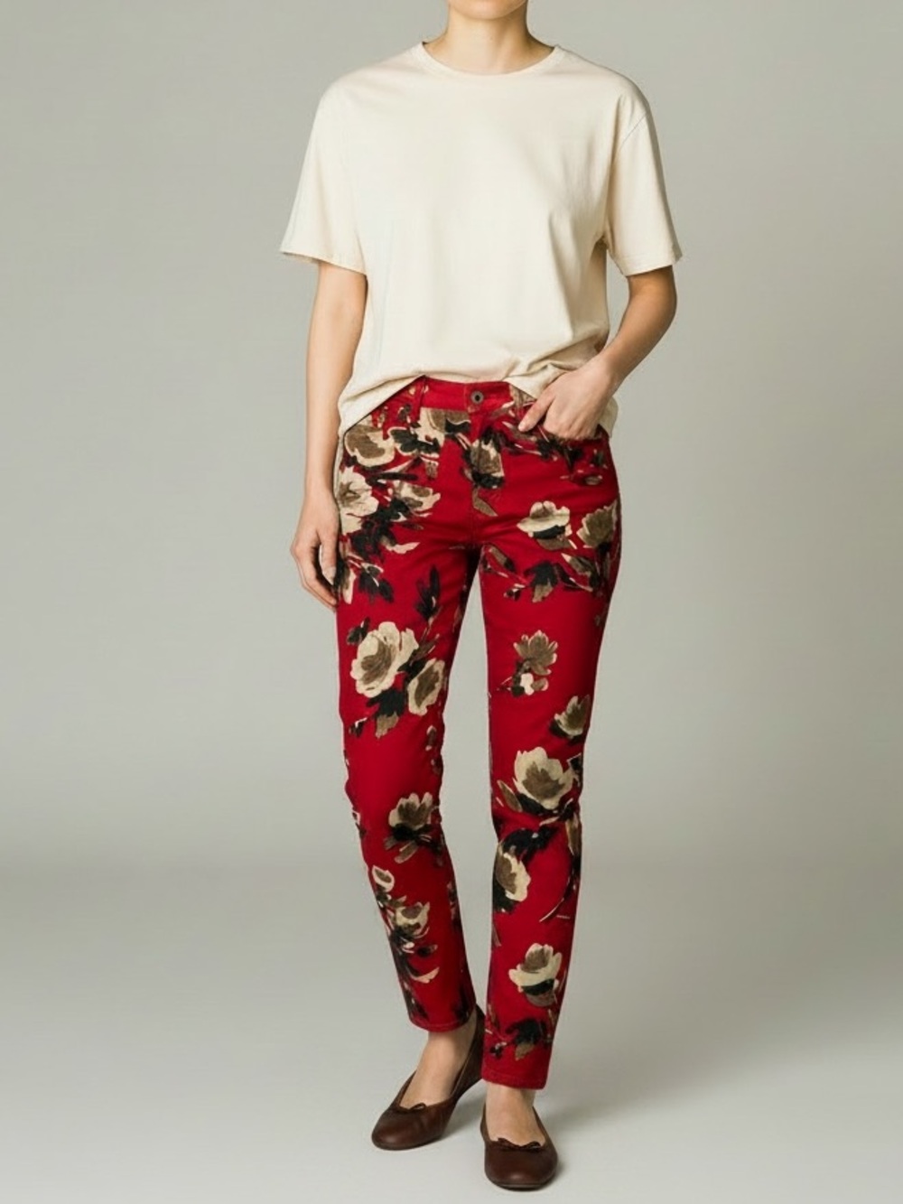 Chico's The Platinum Jegging Slim Stretch Pants Red Floral Print - 0.5R